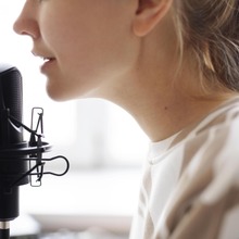 声優が音声の悪用でAIスタートアップを集団提訴【米国】 画像