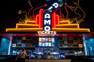 ソニー、米映画館チェーンのアラモ・ドラフトハウスを買収　体験型エンタメへの取り組みを強化 画像