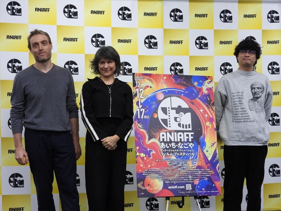 左からフェリックス・デフュール＝ラペリエール監督、タニア・アナヤ監督、鈴木竜也監督