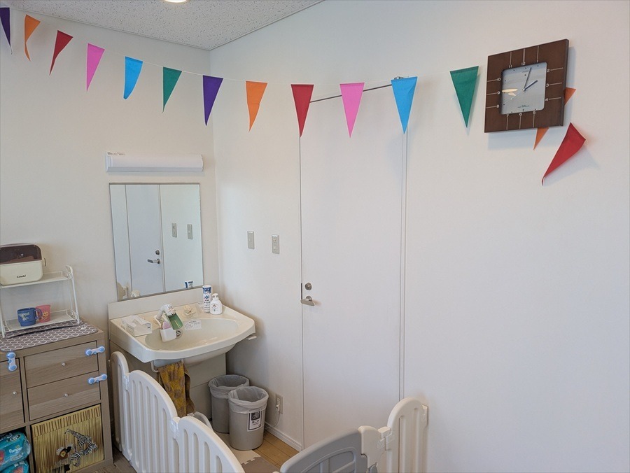 東宝スタジオ内託児所「Lullabee」