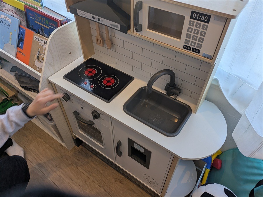 東宝スタジオ内託児所「Lullabee」