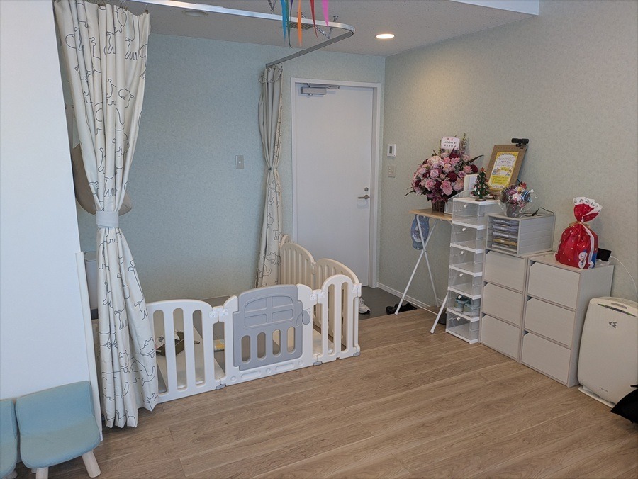 東宝スタジオ内託児所「Lullabee」