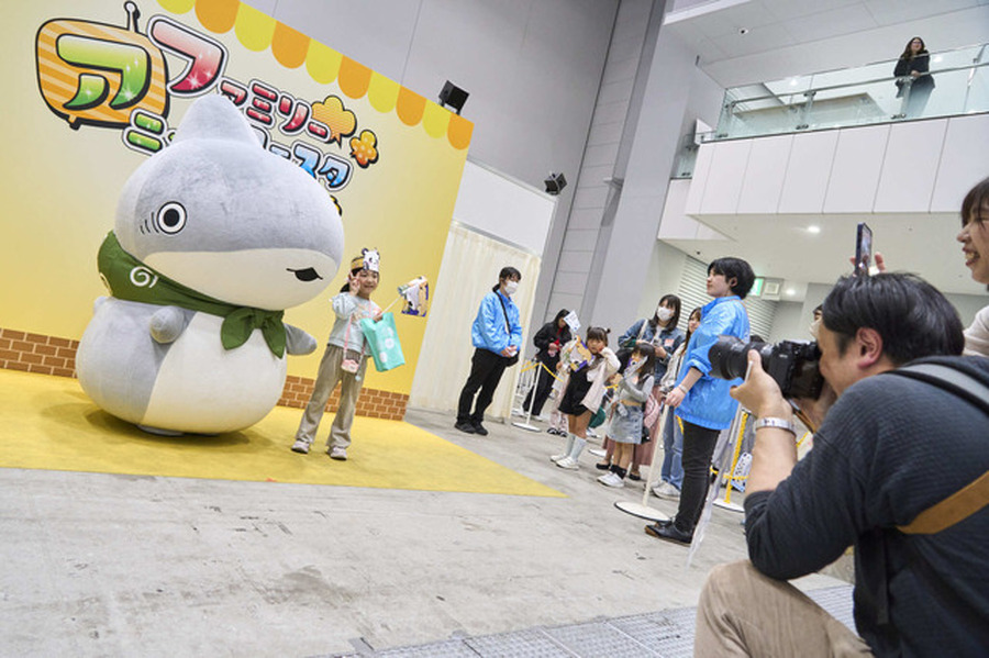 キャラクター撮影会（おでかけ子ザメ）