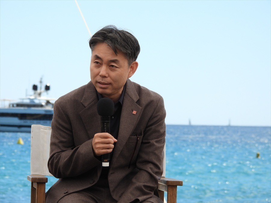 柳井康治氏