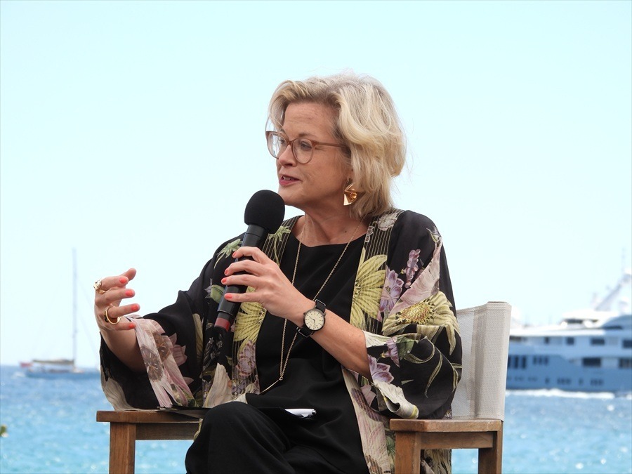 Wendy Mitchell氏