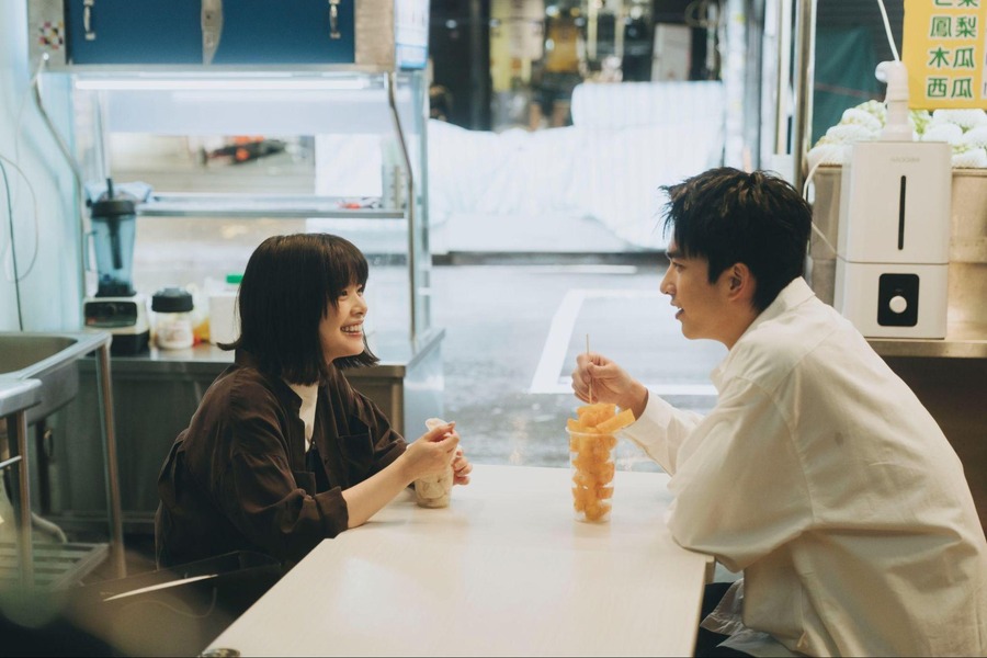 © 2021 by Banana Yoshimoto All rights reserved. Japanese original edition published by Shinchosha Publishing Co., Ltd., Japan in 2021. The permission to use the original novel to produce this movie has been arranged with Banana Yoshimoto through ZIPANGO, S.L.  ©2026映画「SINSIN AND THE MOUSE」FILM PARTNERS