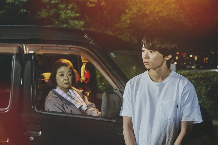 『Parallel Parking』出演：林裕太、岸本加世子｜監督：長島翔