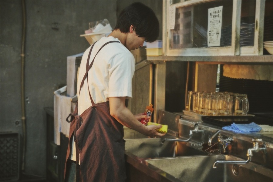 『Parallel Parking』出演：林裕太、岸本加世子｜監督：長島翔