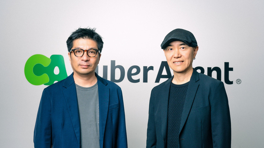 サイバーエージェント公式オウンドメディアより。写真左からサイバーエージェント藤田晋氏、ニトロプラス小坂崇氣氏。