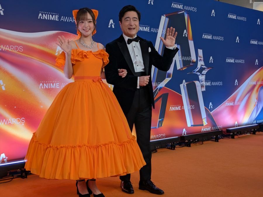 天城サリー、ジョン・カビラ