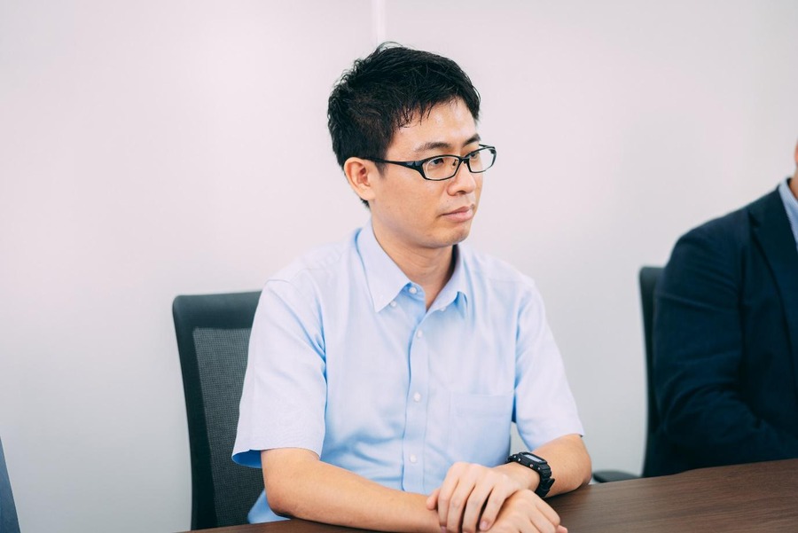 八木彩人氏