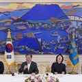 Director Bong Meets South Korean President In Seoul