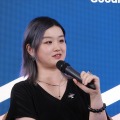 Connie He氏