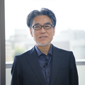 「新しい才能と出会えることを楽しみにしています。ぜひ会場でお会いしましょう」と語るKADOKAWA上級顧問エグゼクティブ・フェローの井上伸一郎氏。