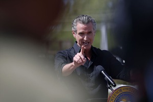 カリフォルニア州ニューサム知事、トランプ大統領の関税措置に対し提訴　苦境のハリウッドにも影響か 画像