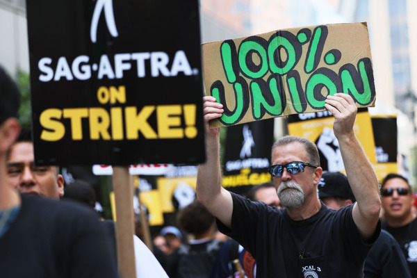 英国もストライキの可能性、AMPTPがWGAに新提案を提示【8/24】ハリウッドストライキまとめ