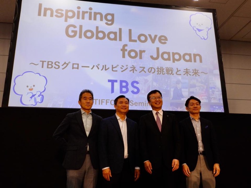 左から、太田裕之氏、ド・タイン・ハイ氏、龍宝正峰氏、瀬戸口克陽氏