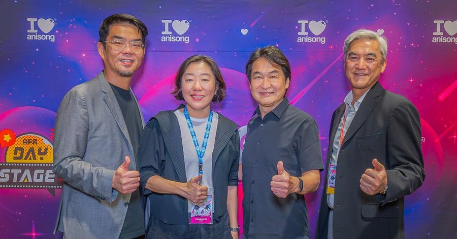 （左から）SOZO Managing Director Shawn Chin氏、SOZO Executive Director Maria Hendro氏、KADOKAWA Chief Executive Officer 夏野剛氏、KADOKAWA Chief Global Officer 泉水敬氏