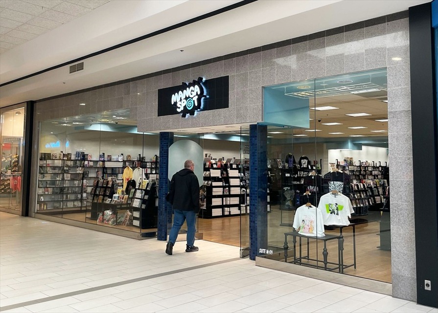 「Manga Spot」ブルーミントン店の様子