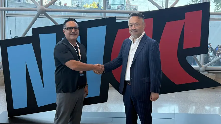 （左から）BoxLunch 上級副社長 Rick Vargas氏, MAG.NET 専務取締役 横沢隆氏