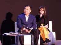 ド・タイン・ハイ氏（左）