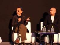 ペンエーグ・ラッタナルアーン監督（左）