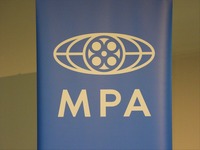 クロエ・ジャオ×呉美保が東京で対話：『ノマドランド』監督の自然と調和する仕事の流儀と女性のエンパワーメント【東京国際映画祭レポ】