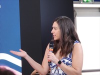 Márcia Mayer氏