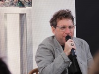 Dustin Yellin氏