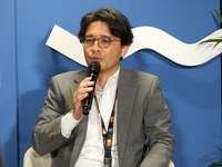 本柳祐介氏