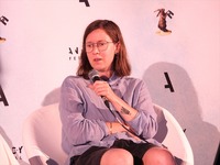 KATARZYNA SINIARSKA氏