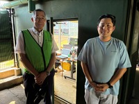 九州テレ・コミュニケーションズ株式会社　TVSテレビ佐世保　放送局長　末次 博己 氏（左）放送部　折原　匠馬氏（右）