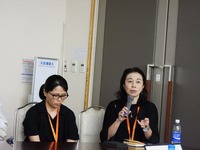 右：松本紀子氏