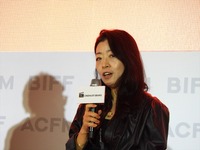 パク・ジヨン氏