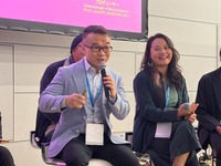 左：ラマン・ホイ氏、右：ポリー・ヨン氏